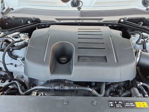 Certified 2024 Land Rover Defender 90 X-Dynamic SE AWD/4WD image 24