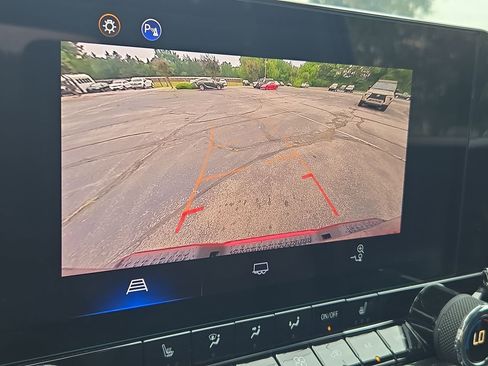 Used 2024 Chevrolet Colorado LT w/ LT Convenience Package III AWD/4WD image 40