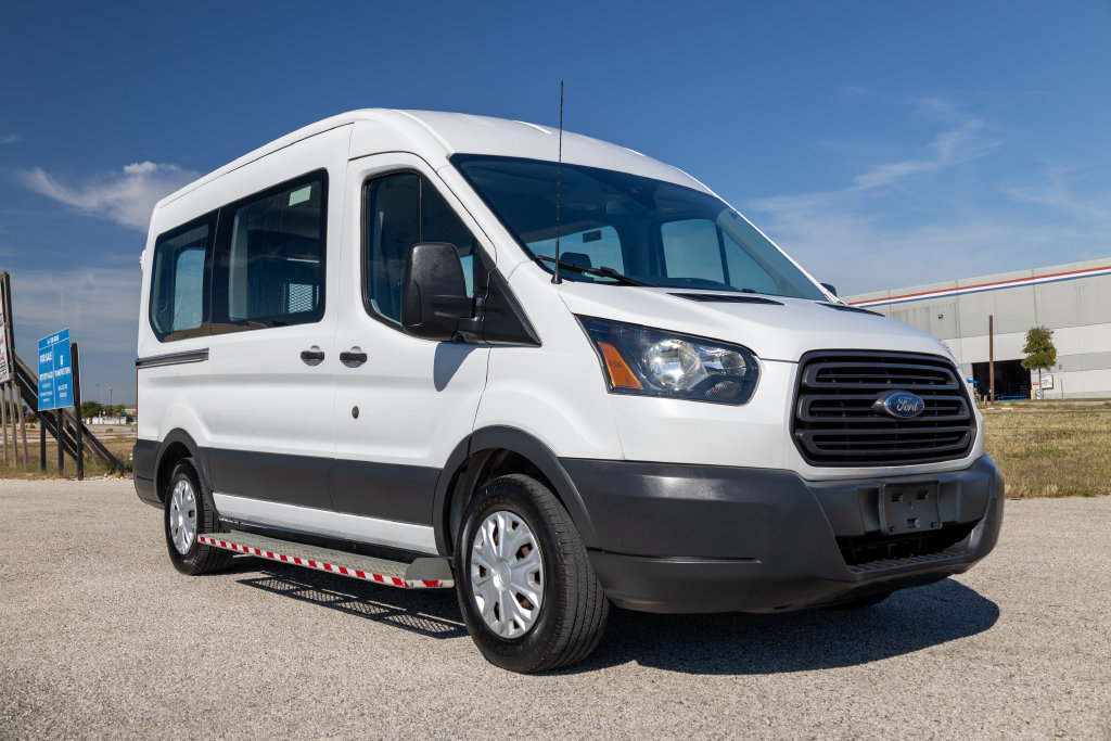 Used 2018 Ford Transit 150 XL RWD image 1