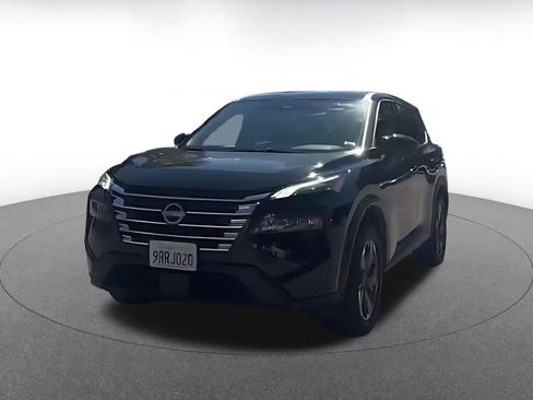 Used 2025 Nissan Rogue SV FWD image 8