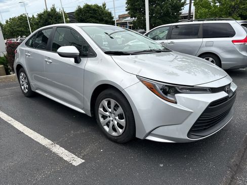 Used 2026 Toyota Corolla LE FWD image 1