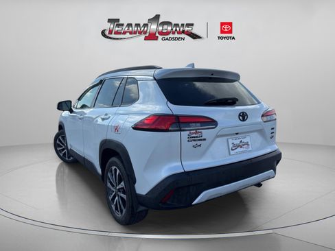 Used 2022 Toyota Corolla Cross XLE w/ Convenience Package image 6