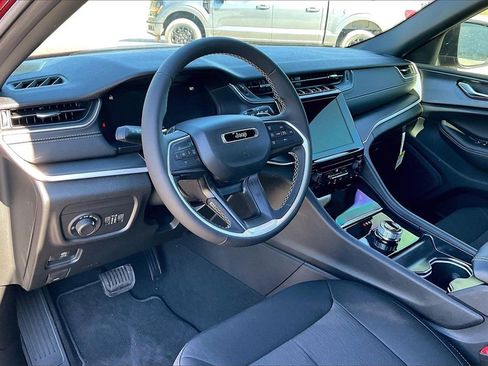 New 2025 Jeep Grand Cherokee Laredo w/ Trailer Tow Package image 5