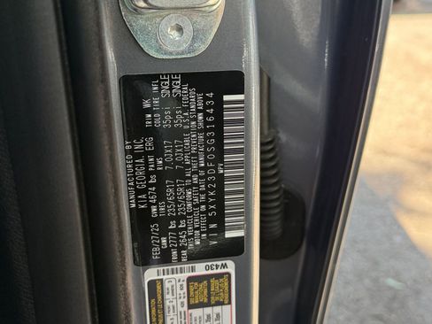 Used 2025 Kia Sportage LX FWD image 25