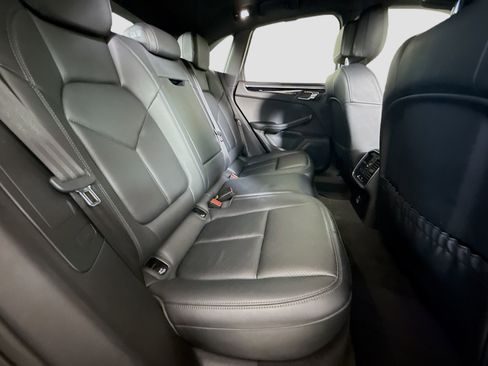Used 2024 Porsche Macan image 27