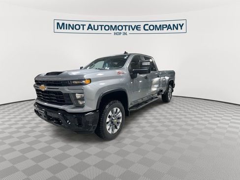 Used 2025 Chevrolet Silverado 2500 Custom w/ Custom Value Package AWD/4WD image 4