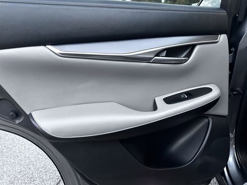 Certified 2025 INFINITI QX50 Luxe image 30