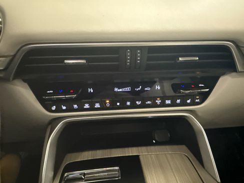 Certified 2024 MAZDA CX-90 Plug-In Hybrid w/ Premium Plus image 19