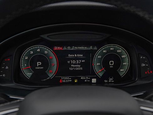 Used 2024 Audi Q8 Premium Plus w/ Premium Plus Package image 13