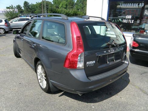 Used 2011 Volvo V50 T5 image 7