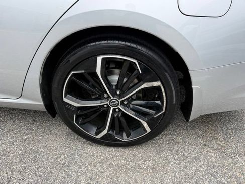Used 2023 Nissan Altima 2.5 SR FWD image 12