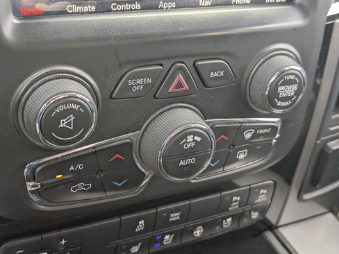 Used 2018 RAM 2500 Laramie w/ Sport Appearance Group AWD/4WD image 24