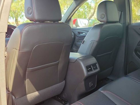 Used 2024 Chevrolet Equinox RS FWD image 16