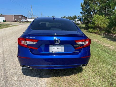 Used 2018 Honda Accord Sport image 6