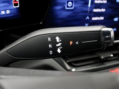 Used 2024 Chevrolet Equinox EV RS FWD image 32
