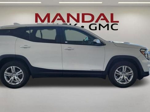 Used 2024 GMC Terrain SLE FWD image 5