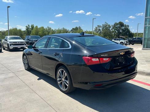 Used 2025 Chevrolet Malibu LT FWD image 3