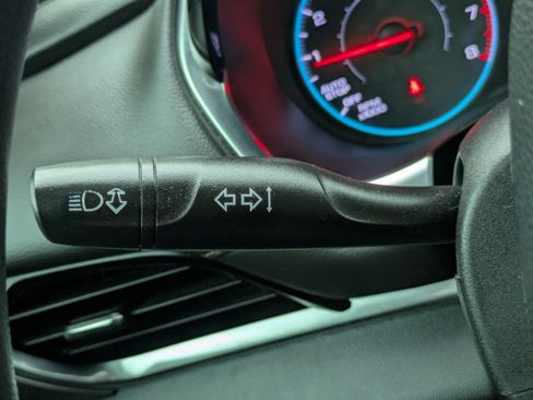 Used 2020 Chevrolet Traverse LS image 19