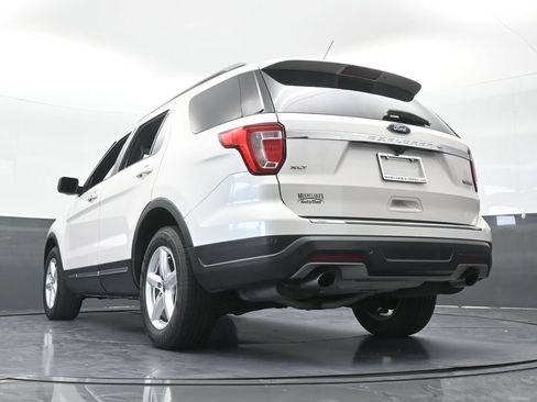 Used 2018 Ford Explorer XLT w/ Equipment Group 202A FWD image 61