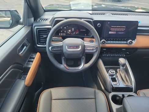New 2026 GMC Canyon AT4 w/ AT4 Premium Package AWD/4WD image 9