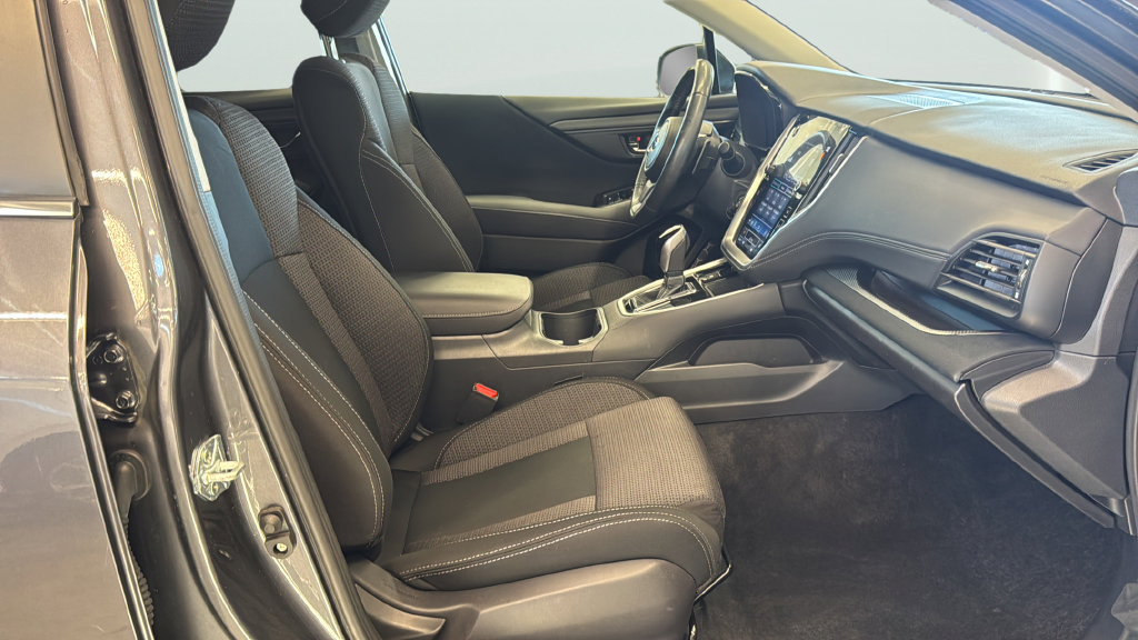 Used 2024 Subaru Outback Premium AWD/4WD image 13