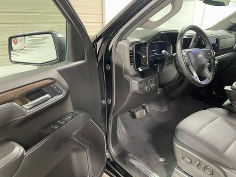 Used 2025 Chevrolet Silverado 1500 LT w/ Work Truck Package AWD/4WD image 10