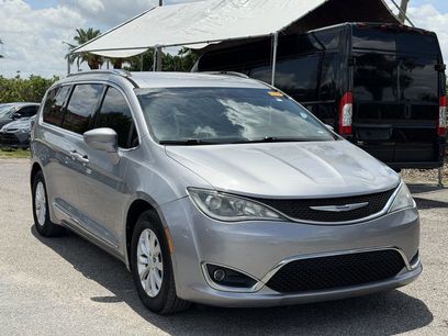 Used 2019 Chrysler Pacifica Touring-L