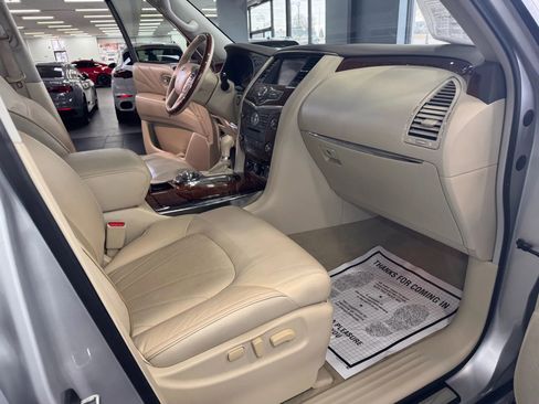 Used 2016 INFINITI QX80 4WD w/ Deluxe Technology Package image 12