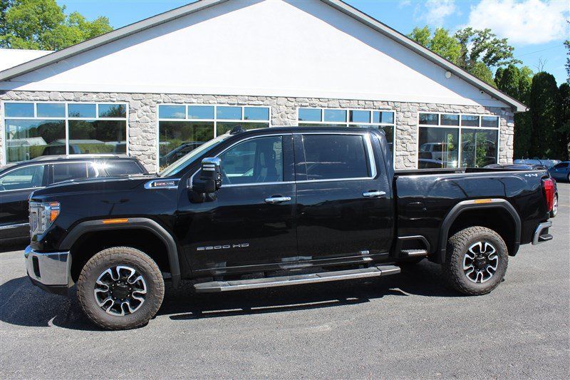 Used 2020 GMC Sierra 2500 SLT w/ SLT Convenience Package AWD/4WD image 3