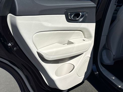 Certified 2023 Volvo XC60 B5 Ultimate w/ Climate Package image 13