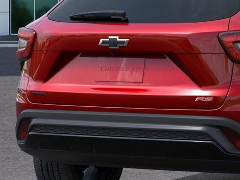 New 2026 Chevrolet Trax RS w/ Sunroof Package image 14