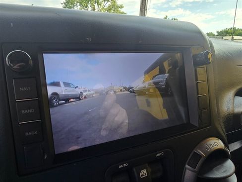 Used 2013 Jeep Wrangler Unlimited Sport AWD/4WD image 9