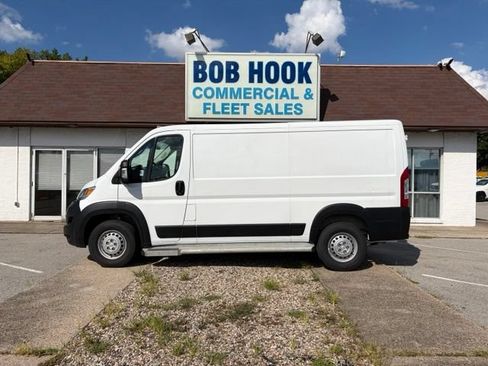 Used 2025 RAM ProMaster 2500 w/ U-Haul Equipment Group FWD image 24
