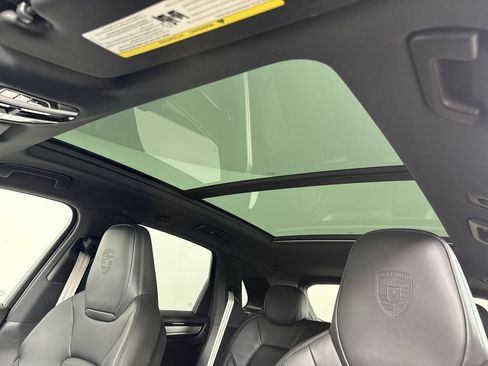 Certified 2023 Porsche Cayenne Platinum Edition AWD/4WD image 41