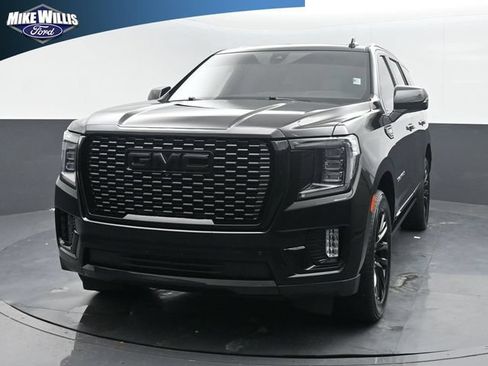 Used 2021 GMC Yukon Denali w/ Denali Premium Package RWD image 3