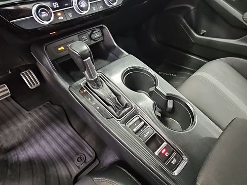 Used 2023 Honda Civic Sport image 19