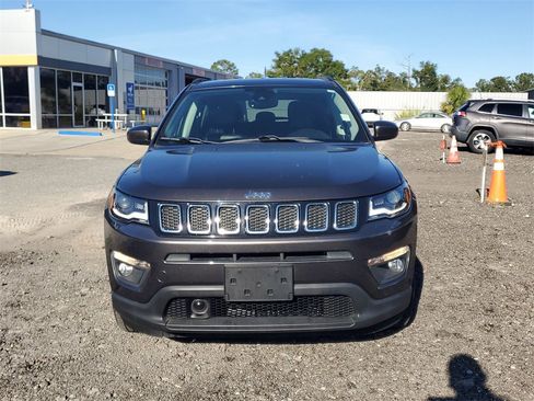 Used 2017 Jeep Compass Latitude w/ Popular Equipment Group image 5