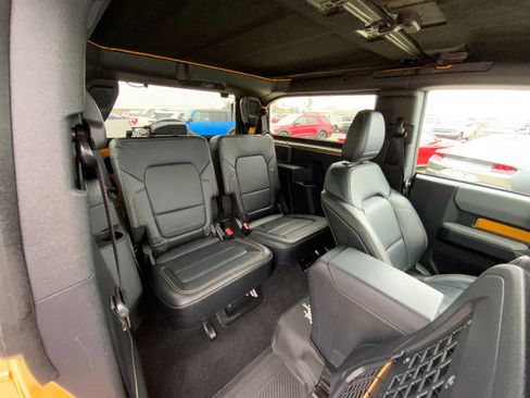 Used 2022 Ford Bronco Badlands image 17