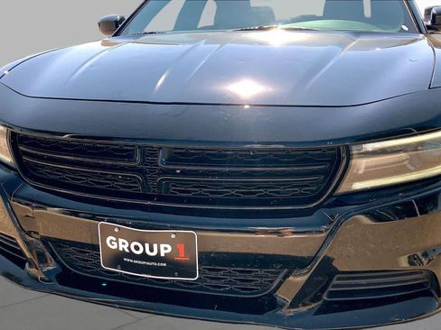 Used 2018 Dodge Charger SXT RWD image 26