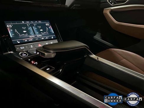 Used 2024 Audi Q8 e-tron Premium image 57