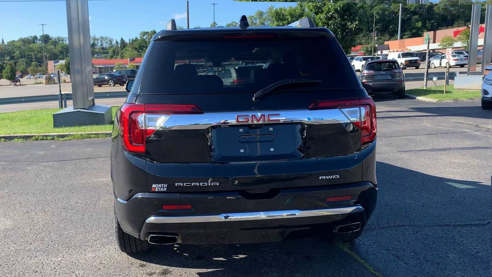 Certified 2023 GMC Acadia Denali w/ Denali Ultimate Package AWD/4WD image 7