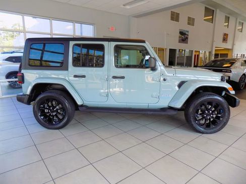 Used 2023 Jeep Wrangler Unlimited Sahara w/ Cold Weather Group image 9