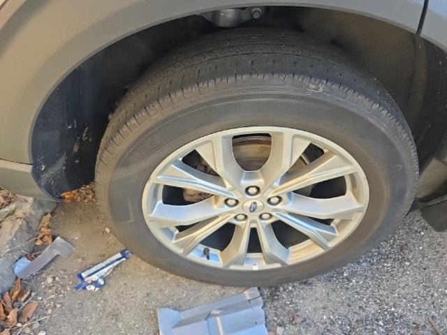 Used 2023 Ford Explorer XLT w/ Equipment Group 202A AWD/4WD image 23