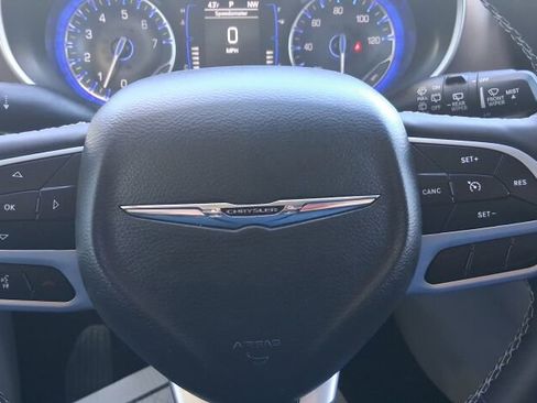 Used 2023 Chrysler Voyager LX image 30