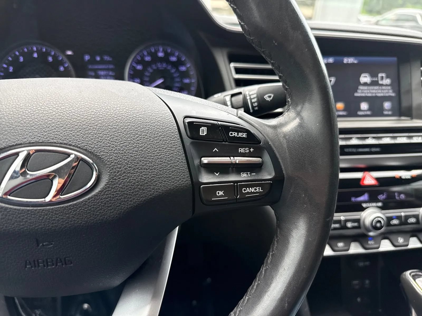 Used 2019 Hyundai Elantra Limited w/ Cargo Package FWD image 17