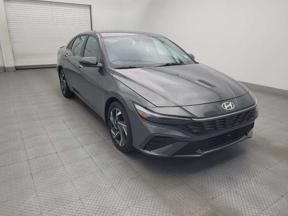 Used 2025 Hyundai Elantra Sport FWD image 13