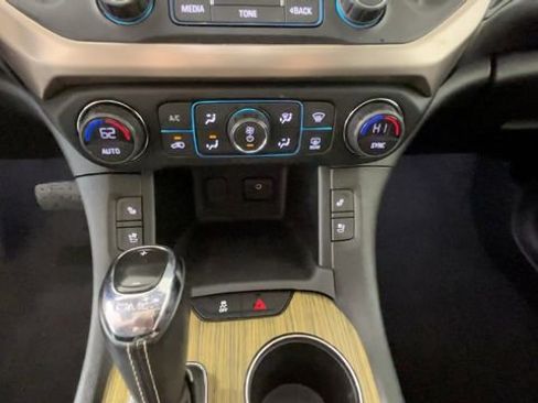 Used 2018 GMC Acadia Denali w/ Technology Package AWD/4WD image 32