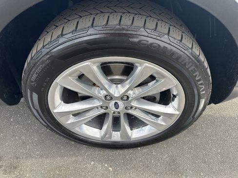 Used 2018 Ford Explorer XLT w/ Equipment Group 202A image 36