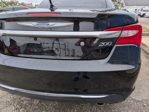 Used 2011 Chrysler 200 Limited FWD image 23