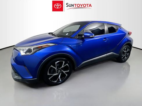 Used 2019 Toyota C-HR XLE FWD image 9